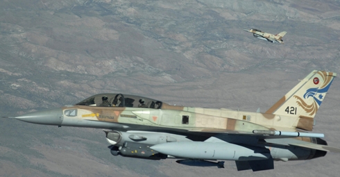 Tình tiết bất ngờ trước vụ không kích sân bay quân sự của Syria