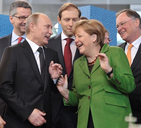Thủ tướng Đức Merkel tới Nga gặp Tổng thống Putin