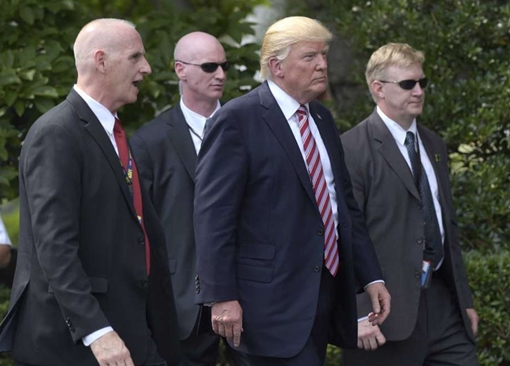 Đặc vụ bảo vệ Tổng thống Trump đột tử bí ẩn trong chuyến thăm Anh