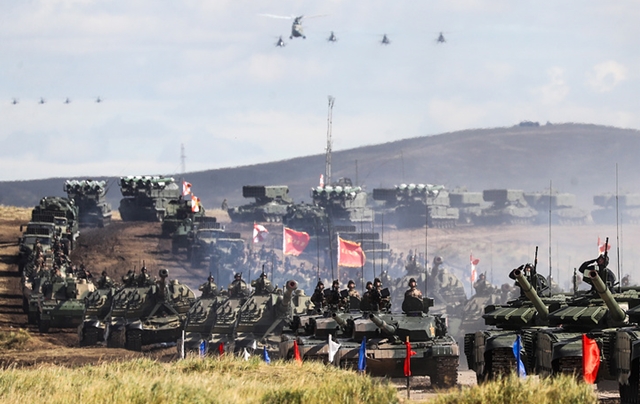 Uy lực khủng khiếp của quân đội Nga trong cuộc tập trận lớn nhất lịch sử