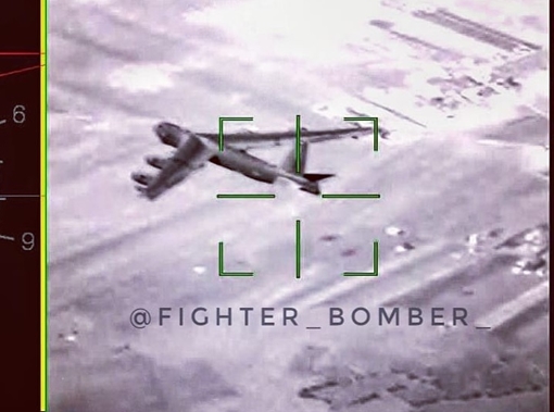 S-300 vừa tới Syria, phi công Nga đã khoe ảnh "khóa cứng" B-52