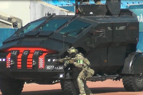 Xe bọc thép siêu dị của Nga phô diễn khả năng diệt khủng bố