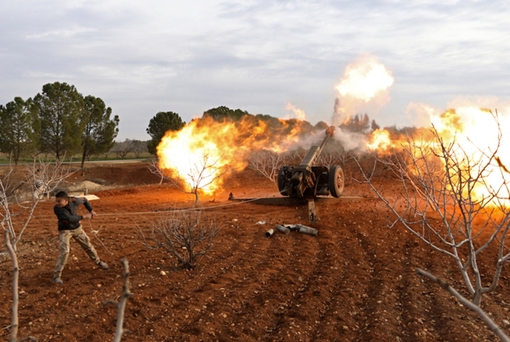 Chảo lửa Idlib “rung bần bật” vì các đòn pháo kích ồ ạt của Syria