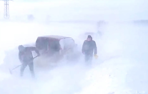 Bão tuyết “nuốt chửng” thành phố Siberia trong cái lạnh -50 độ C