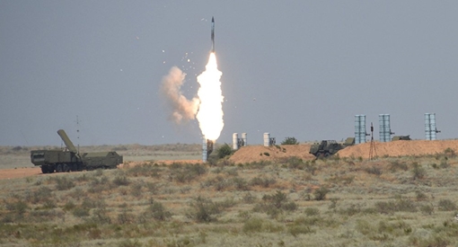 Syria tuyên bố bắn rơi tiêm kích, tên lửa Israel