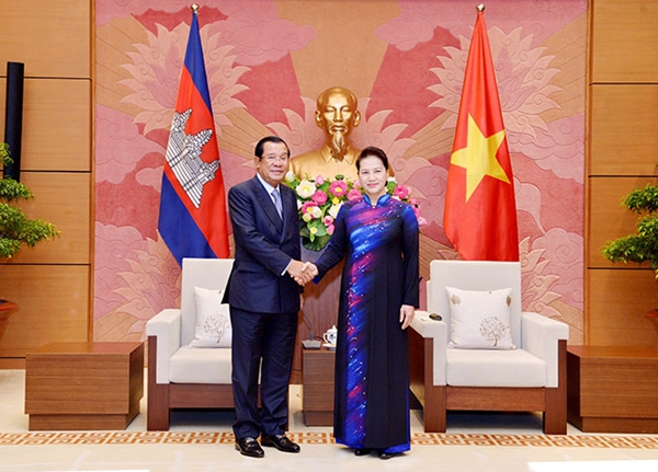 Chủ tịch Quốc hội hội kiến Thủ tướng Campuchia Hun Sen