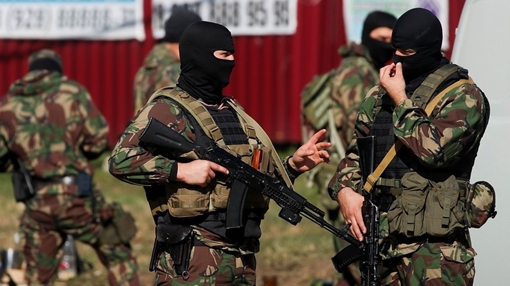 Cảnh sát Nga bắn hạ 2 tên khủng bố ném lựu đạn