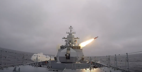 Tên lửa Nga đánh chìm tàu hàng trên biển Baltic