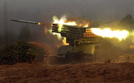 Khoảnh khắc pháo Syria phóng 'bão lửa' áp chế khủng bố ở Hama