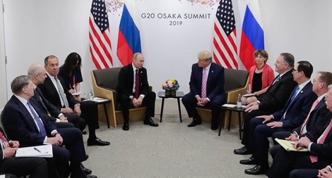 Ông Putin khen Tổng thống Mỹ tài năng, mời đến Moscow xem duyệt binh chiến thắng