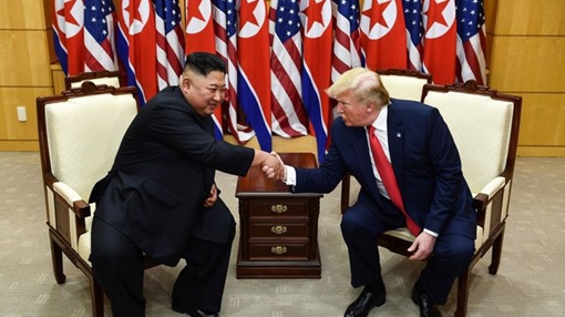 Tổng thống Trump lại khen Chủ tịch Kim Jong-un hết lời sau cuộc gặp lịch sử