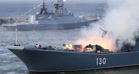 Hải quân Nga phô diễn sức mạnh vượt trội trước mặt Tổng thống Putin