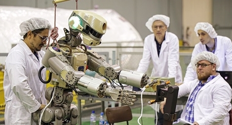 Robot Nga thay phi hành gia "lái" tàu vũ trụ lên trạm ISS