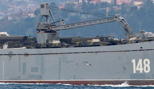 Nga âm thầm đưa thêm xe tăng đến Syria khi chảo lửa Idlib "cháy rực"