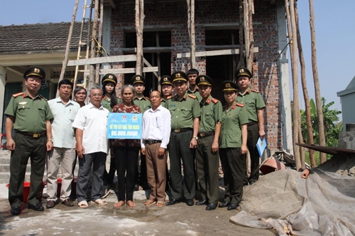 Thanh niên Cảnh vệ CAND xây dựng nhà tình nghĩa cho đồng đội