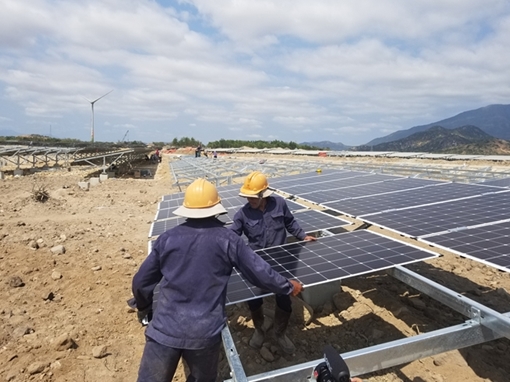 Bộ trưởng Công thương lý giải nguyên nhân "vỡ quy hoạch" điện mặt trời