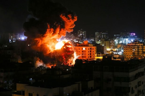 Israel dội "bão lửa" vào Dải Gaza