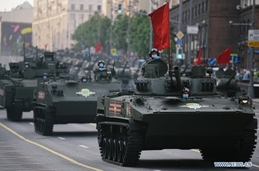 Hàng trăm khí tài "khủng" của Nga duyệt binh mừng 75 năm Ngày Chiến thắng