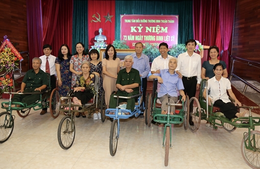 Tiếp thêm niềm vui sống cho các đồng chí thương binh nặng