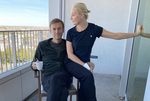 Navalny đòi lại quần áo từ Nga để xét nghiệm Novichok