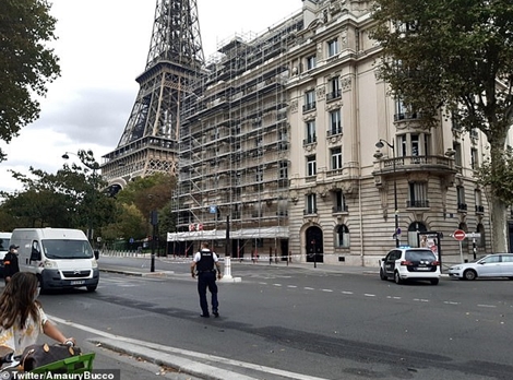 Tháp Eiffel bị doạ đánh bom, cảnh sát Pháp phong toả toàn bộ khu vực