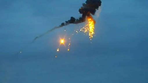 Hai máy bay Azerbaijan cháy như cầu lửa, rơi xuống đất sau khi trúng đạn