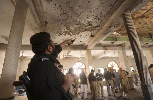 Trường học bị xé toạc bởi 6kg thuốc nổ, 90 người thương vong