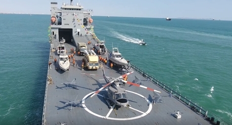 Iran đóng siêu tàu chiến mang máy bay, tên lửa tầm xa