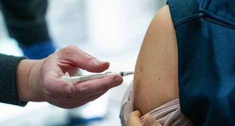 Nga tiêm Sputnik V cùng vaccine phương Tây để tăng hiệu quả