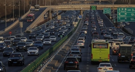 COVID-19 "giúp" Trung Quốc sớm soán ngôi nền kinh tế hàng đầu thế giới của Mỹ