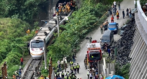 (NÓNG TUẦN QUA) Tai nạn giao thông thảm khốc tại Đài Loan; Đồi Capitol lại bị tấn công