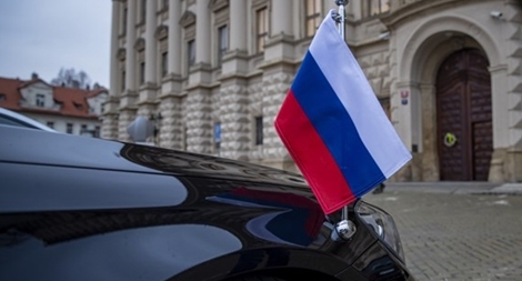 Sứ quán Nga, Czech "như chùa bà Đanh" 