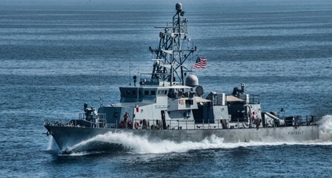 Tàu quân sự Mỹ-Iran đụng độ ở vùng Vịnh