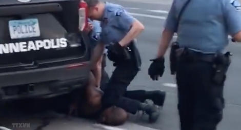 Cựu cảnh sát Mỹ ghì chết George Floyd lĩnh án tù 22,5 năm