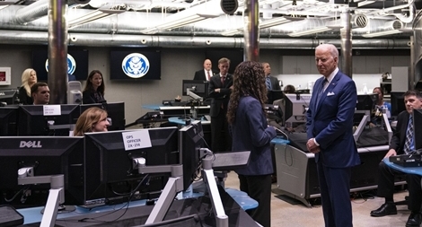 Ông Biden khen tình báo Mỹ giỏi hơn Nga, Điện Kremlin nói gì?