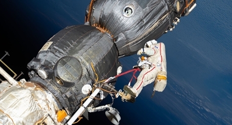 ISS lệch quỹ đạo sau khi kết nối modul mới của Nga