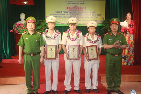 Trung đoàn CSCĐ Thủ đô tôn vinh 24 tập thể, cá nhân tiêu biểu