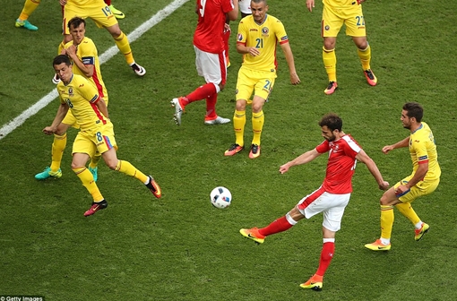 Chia điểm trước Thụy Sỹ, Romania vẫn còn cơ hội vào vòng trong