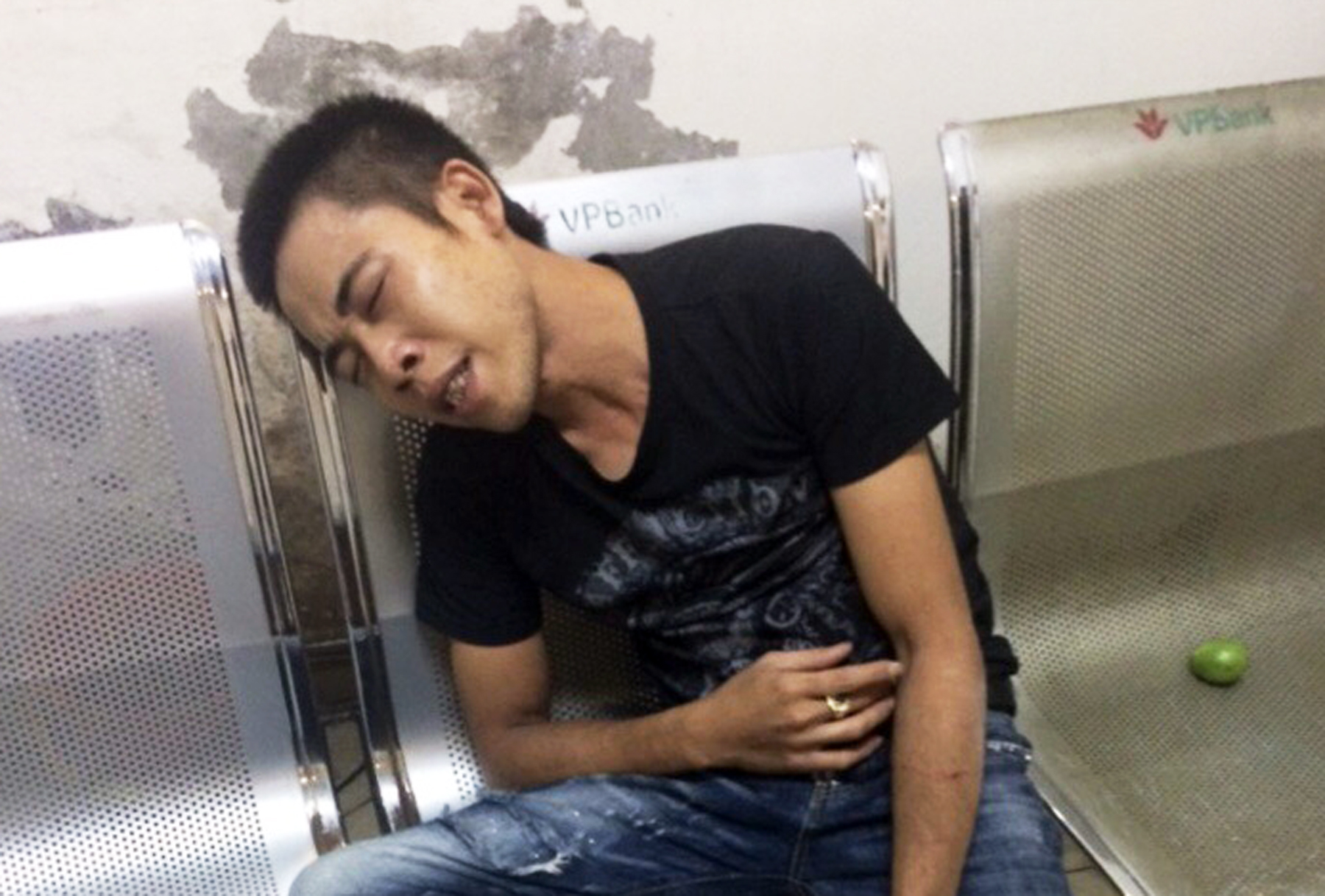 Xin tha không được, đối tượng tàng trữ ma túy lăng mạ Cảnh sát cơ động