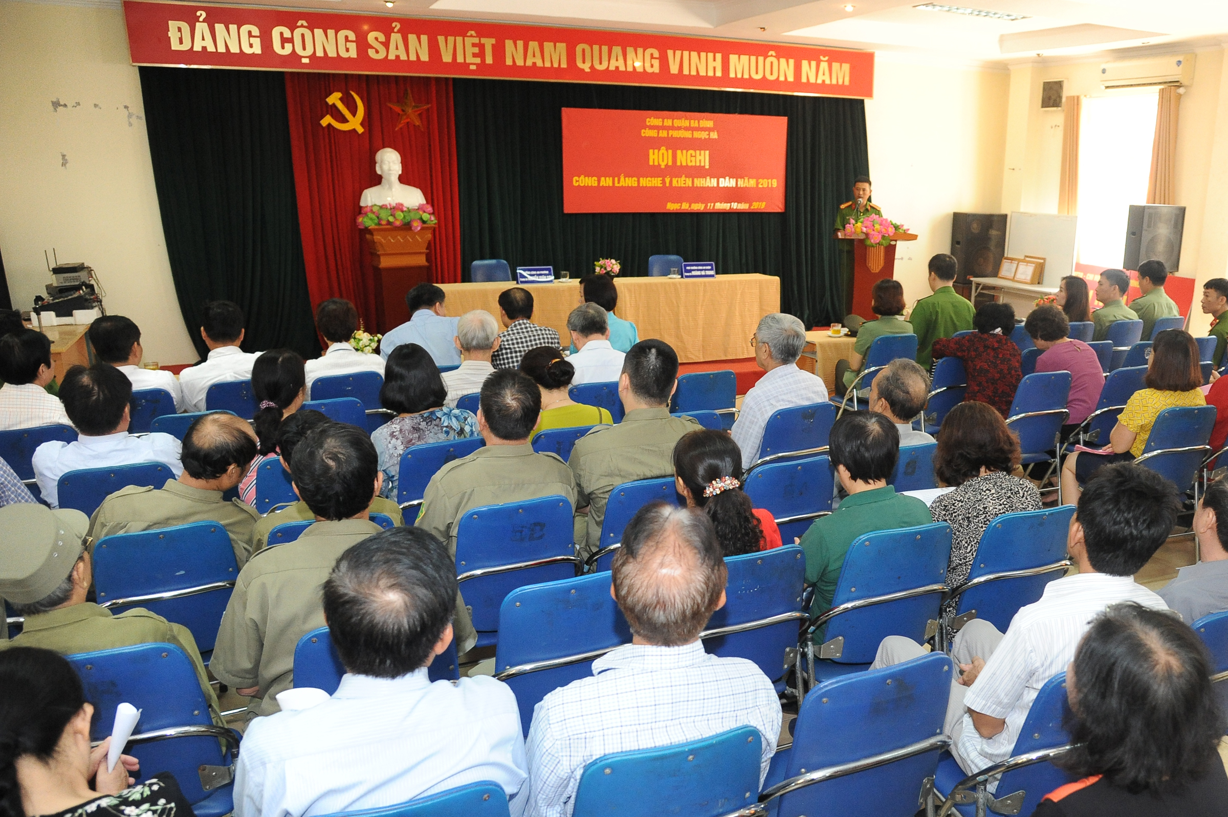 Lắng nghe để phục vụ nhân dân tốt hơn 