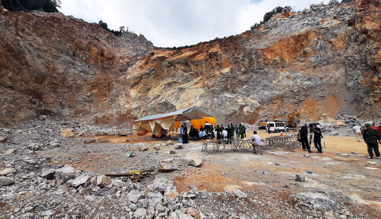 Tìm thấy thi thể nạn nhân thứ 3 trong vụ tai nạn mỏ đá ở Điện Biên