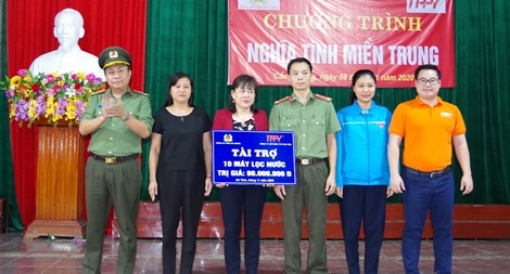 Công an Hà Giang với các hoạt động “Nghĩa tình miền Trung”