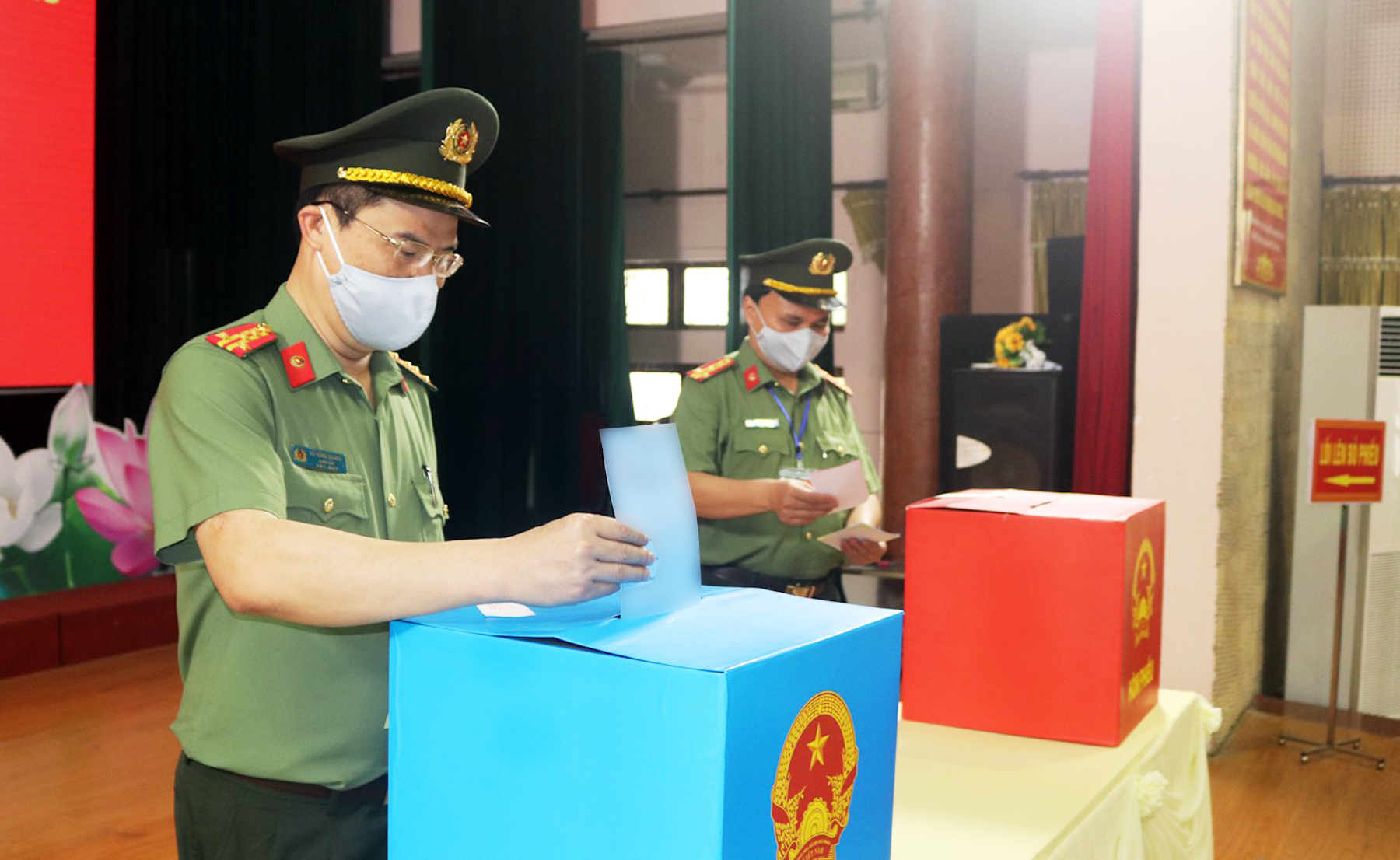 Lãnh đạo, CBCS Công an quê hương cách mạng Cao Bằng nô nức đi bầu cử