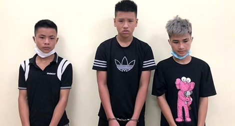 Bắt băng cướp nhí táo tợn trang bị dao 