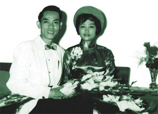 Những b&oacute;ng hồng trong cuộc đời tướng t&igrave;nh b&aacute;o Phạm Xu&acirc;n Ẩn - B&aacute;o C&ocirc;ng an  Nh&acirc;n d&acirc;n điện tử